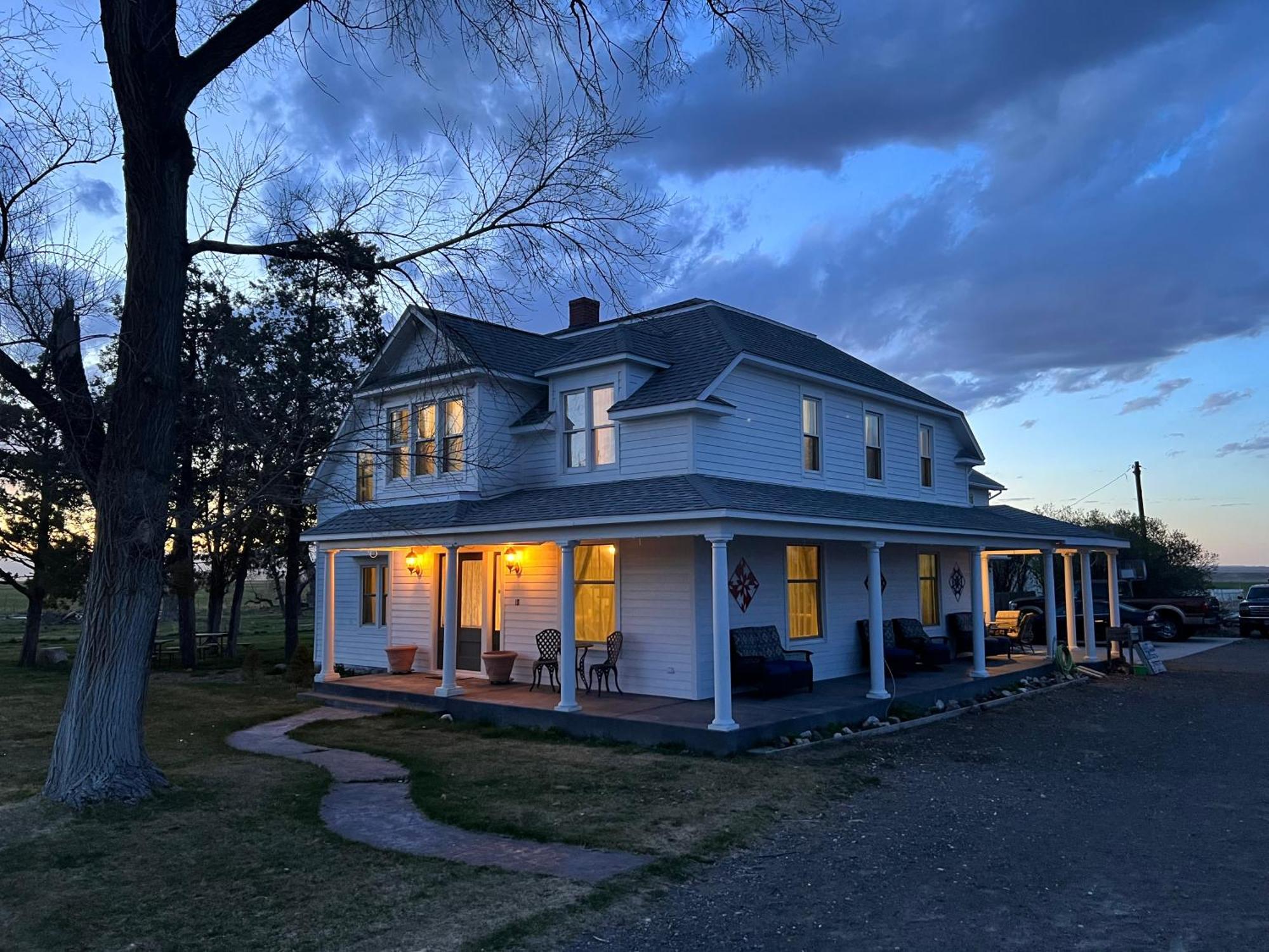 Hudson House Bed And Breakfast Wheatland Exterior photo